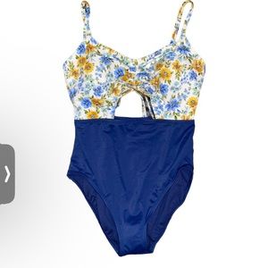 NWT Beach Betty By Miracle Brands Floral One Piece Swimsuit
